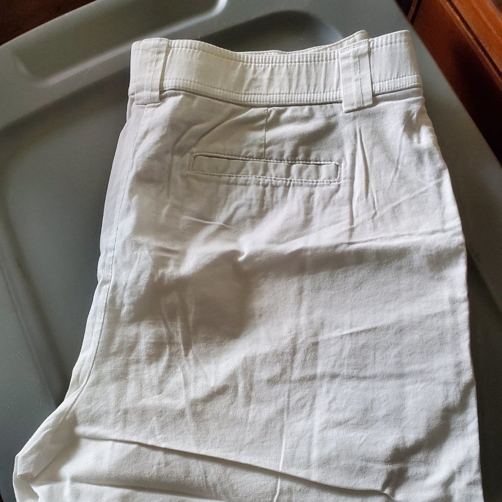 White Stag Capri's size 14 white